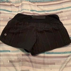 Lululemon reflective stripes speed up shorts so 2!